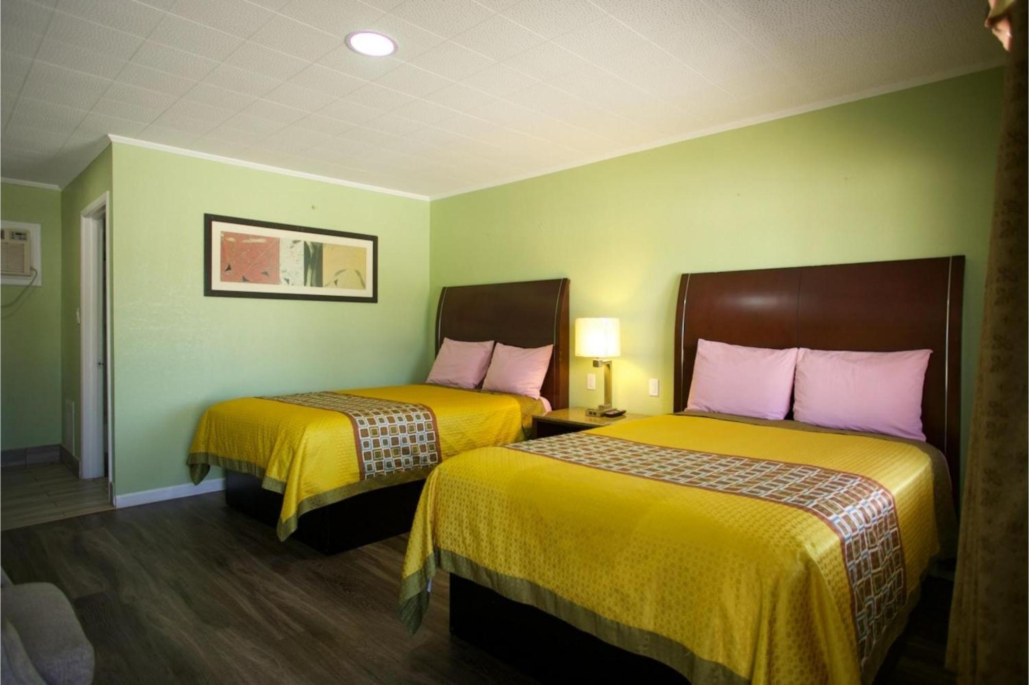 Western Inn Hamilton Bagian luar foto